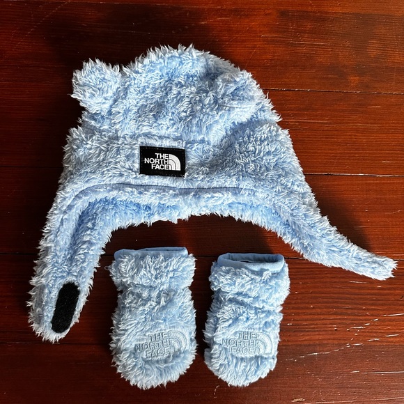 The North Face Oslo Baby Blue Hat and Mittens Set - Picture 1 of 3